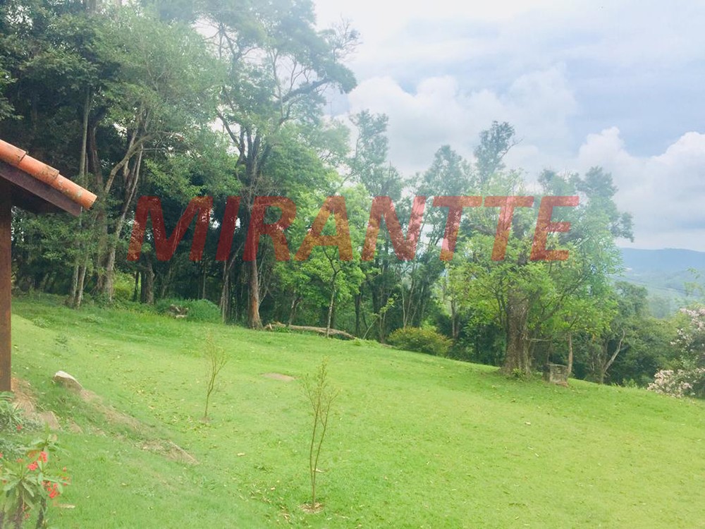 ChÁcara de 600m² com 6 quartos em Serra Da Cantareira