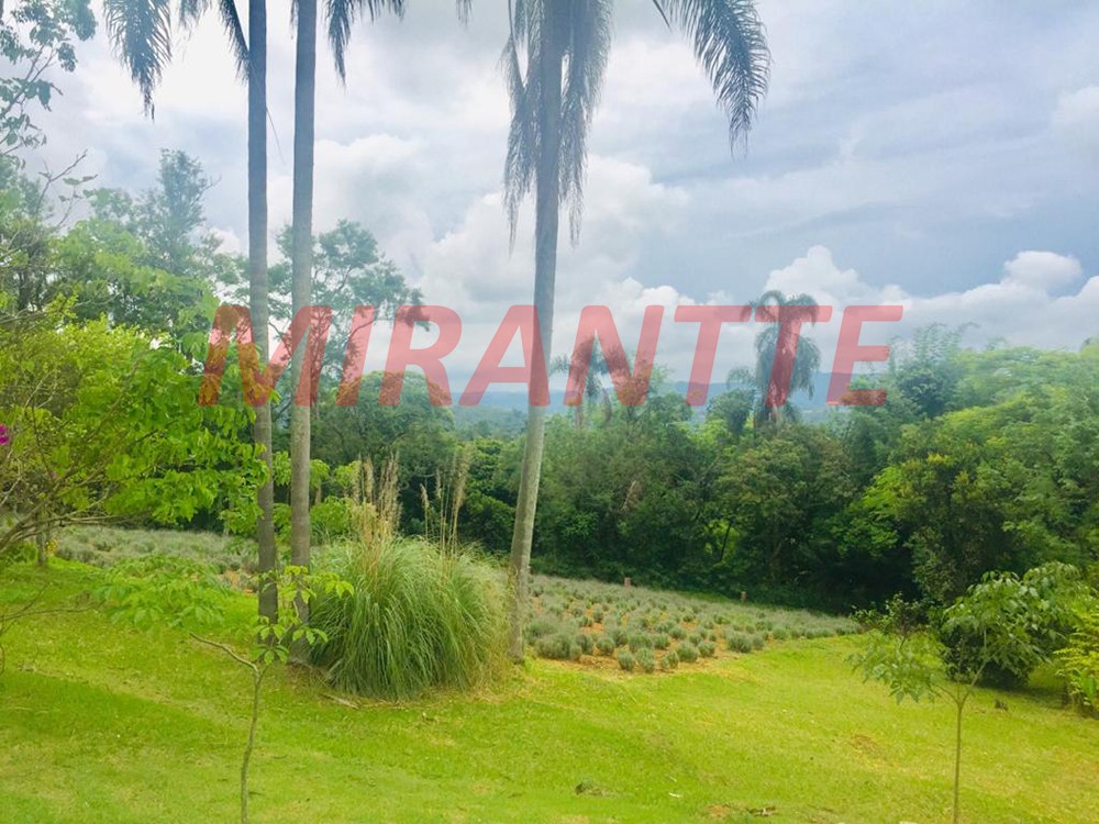 ChÁcara de 600m² com 6 quartos em Serra Da Cantareira