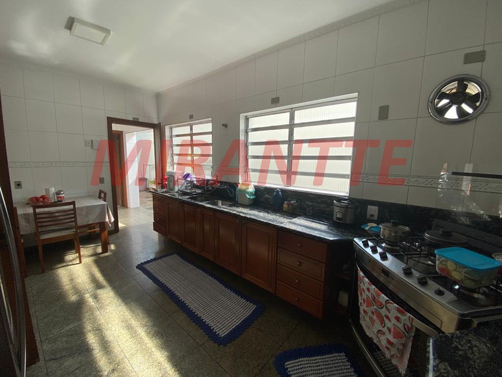 Sobrado de 350m² com 3 quartos em Imirim