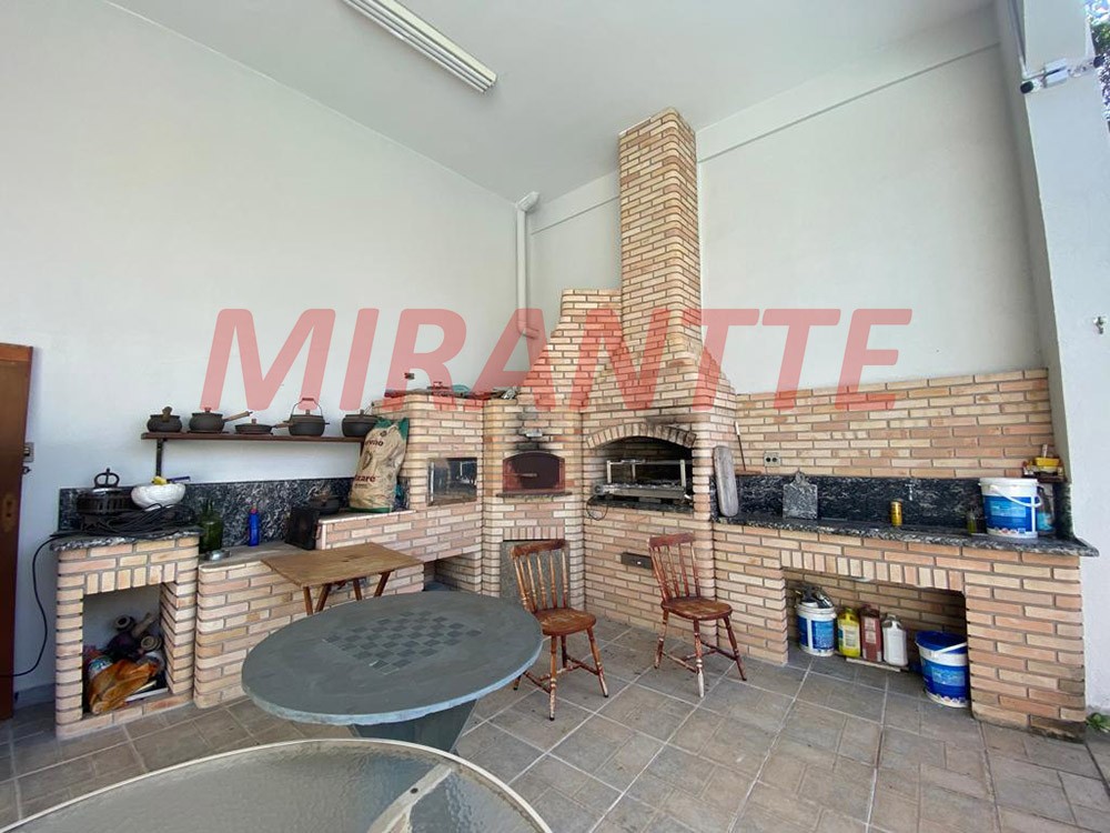 Sobrado de 350m² com 3 quartos em Imirim