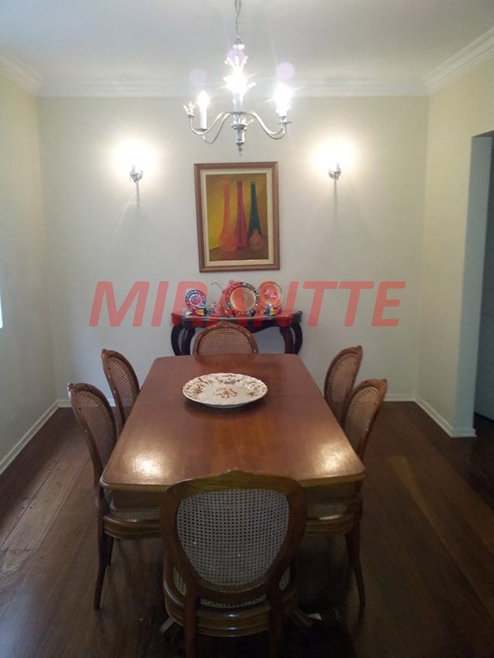 Sobrado de 270m² com 4 quartos em Brooklin
