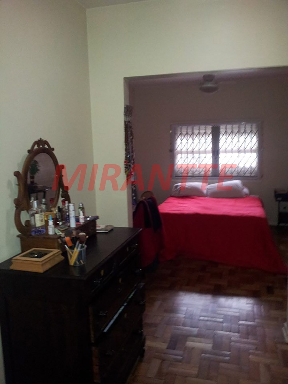 Sobrado de 270m² com 4 quartos em Brooklin