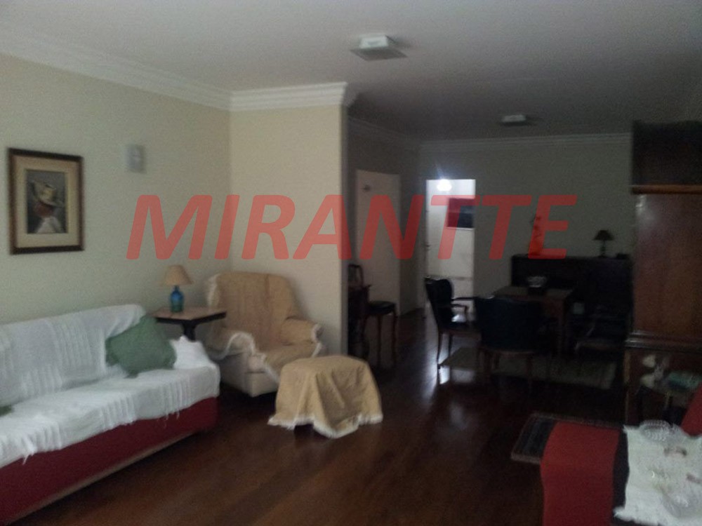 Sobrado de 270m² com 4 quartos em Brooklin