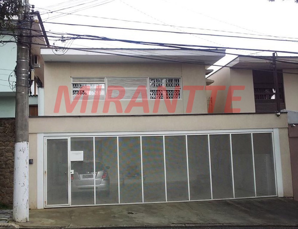 Sobrado de 270m² com 4 quartos em Brooklin