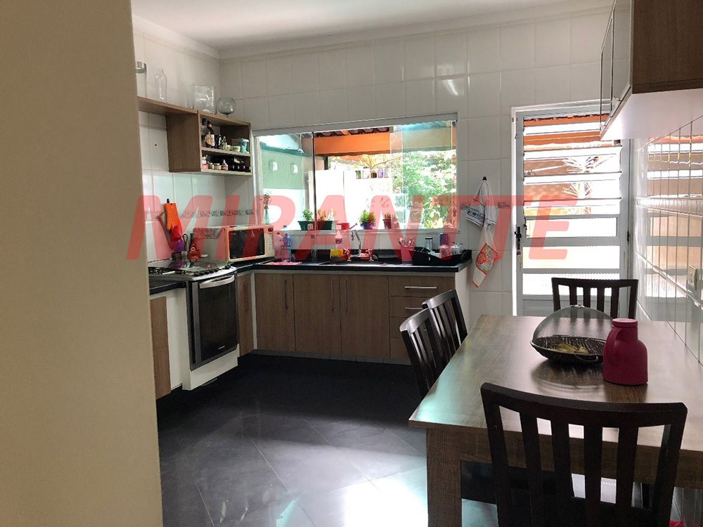 Sobrado de 180m² com 3 quartos em Vila Primavera