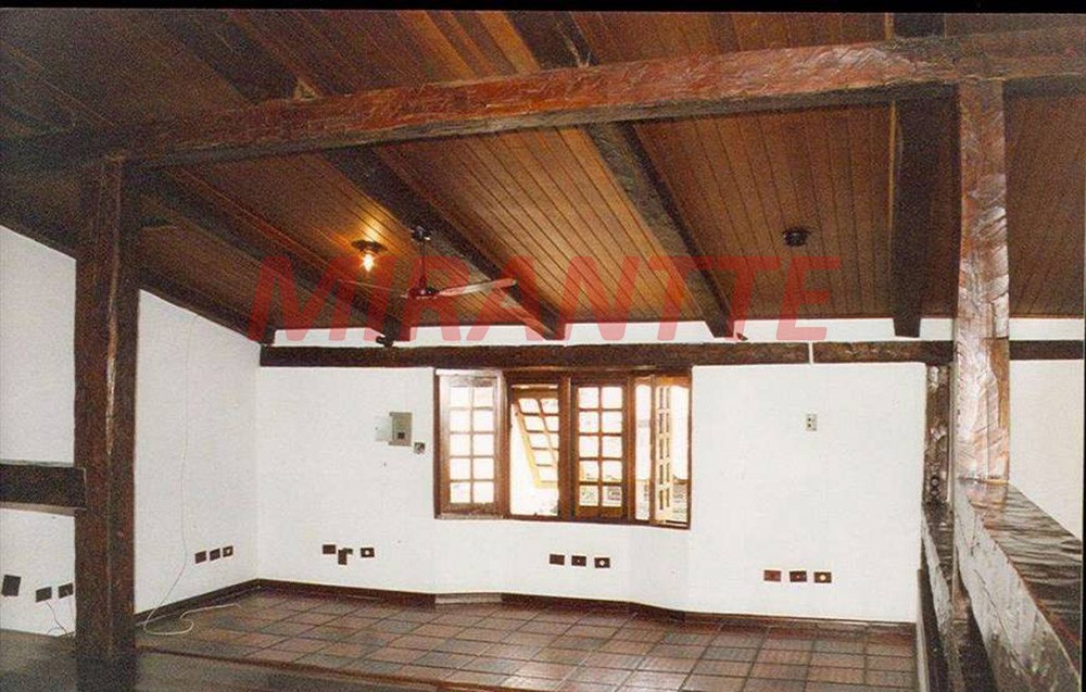 Sobrado de 252m² com 3 quartos em Santana
