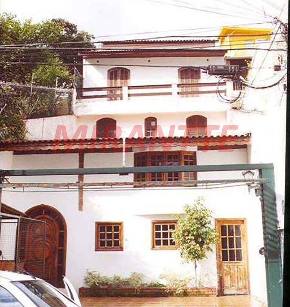 Sobrado de 252m² com 3 quartos em Santana