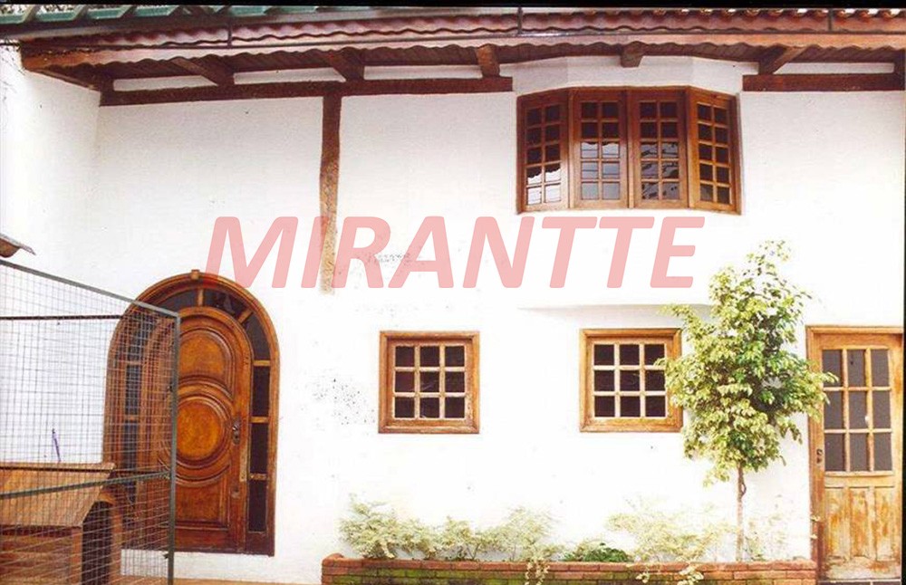 Sobrado de 252m² com 3 quartos em Santana