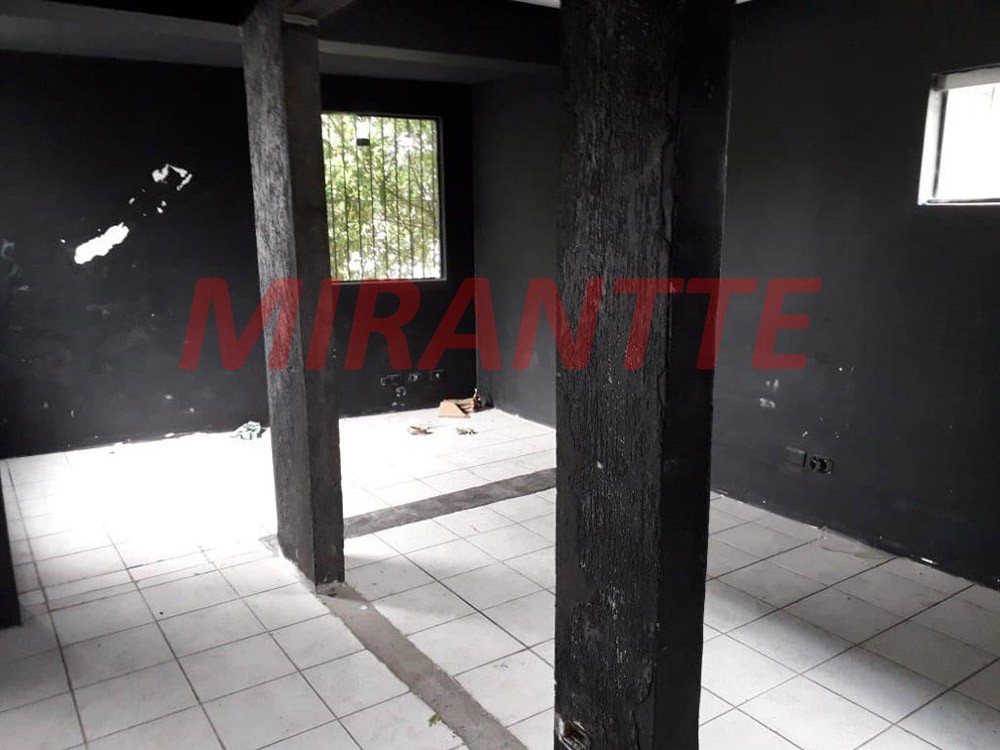 Comercial de 250m² em Santana