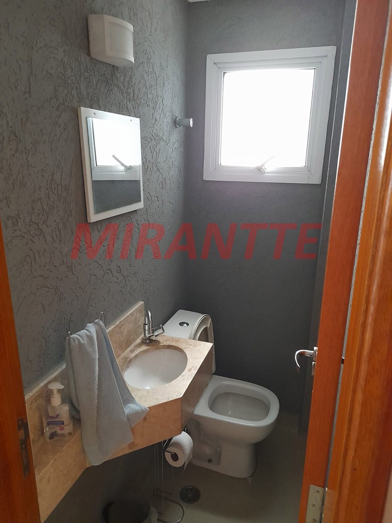Sobrado de 210m² com 3 quartos em Jardim Virginia Bianca