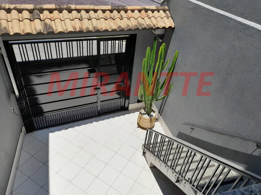 Sobrado de 210m² com 3 quartos em Jardim Virginia Bianca