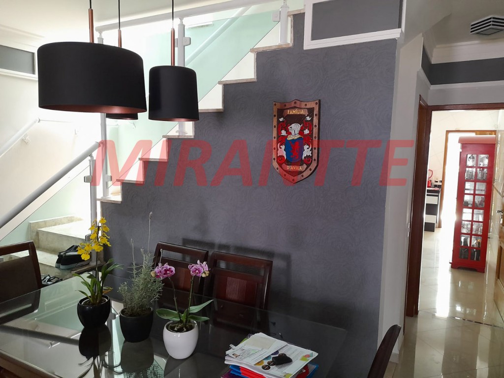 Sobrado de 210m² com 3 quartos em Jardim Virginia Bianca