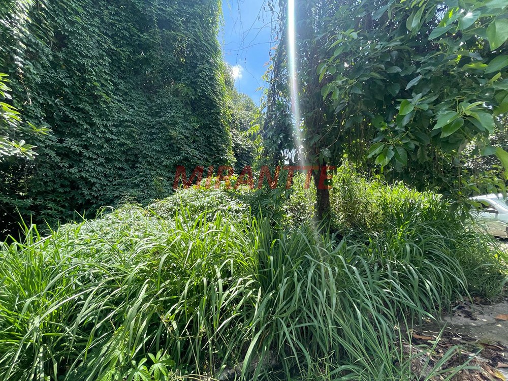 Terreno de 896m² em Serra da Cantareira