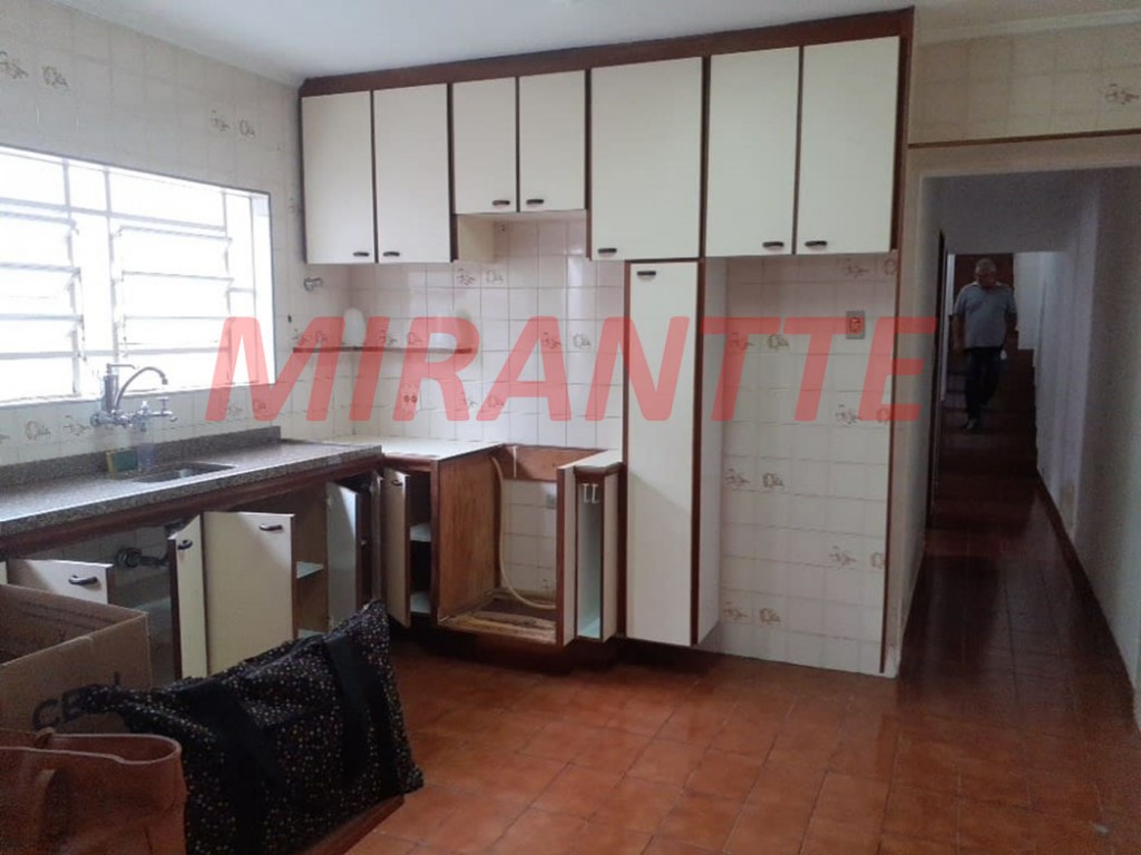 Sobrado de 150m² com 4 quartos em Vila Mazzei