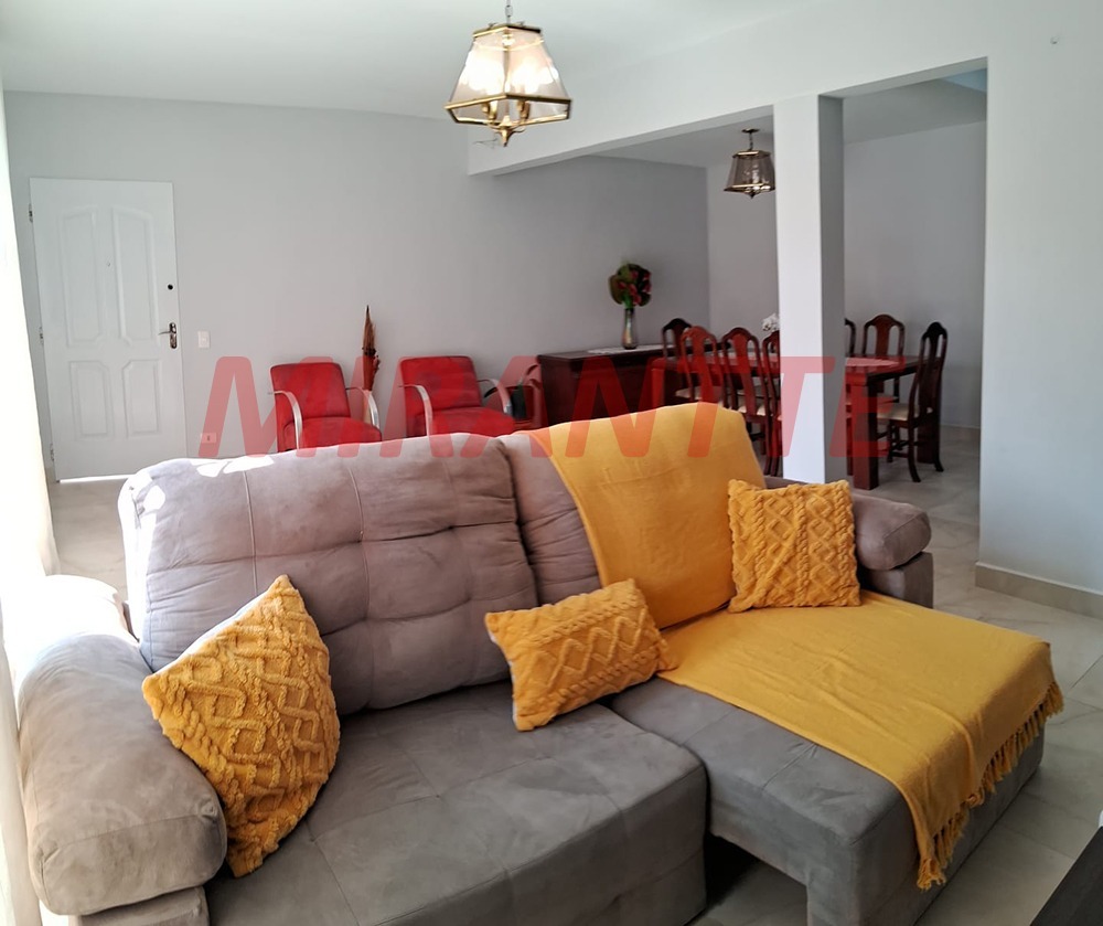 Sobrado de 265m² com 4 quartos em Freguesia do