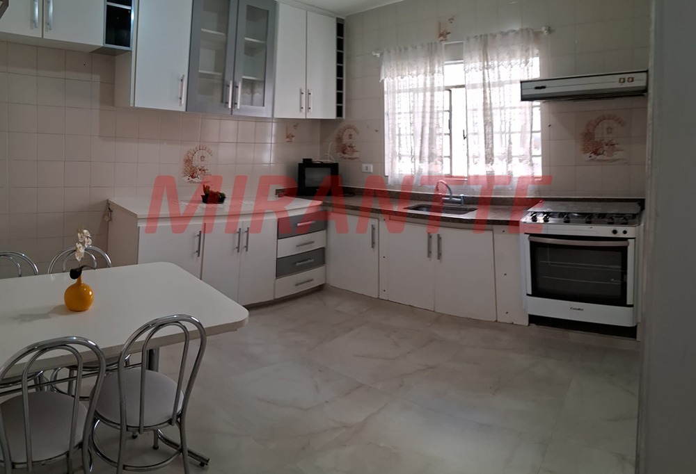 Sobrado de 265m² com 4 quartos em Freguesia do