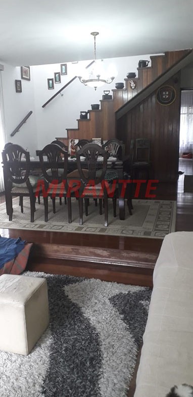 Sobrado de 320m² com 3 quartos em Vila Constança