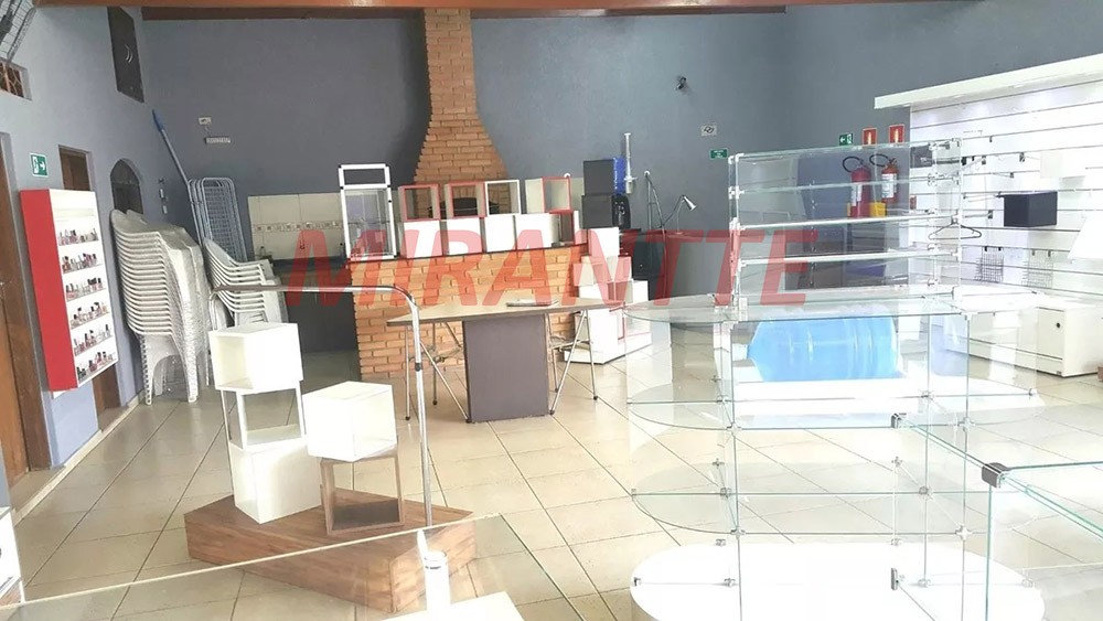 Comercial de 480m² em Limão
