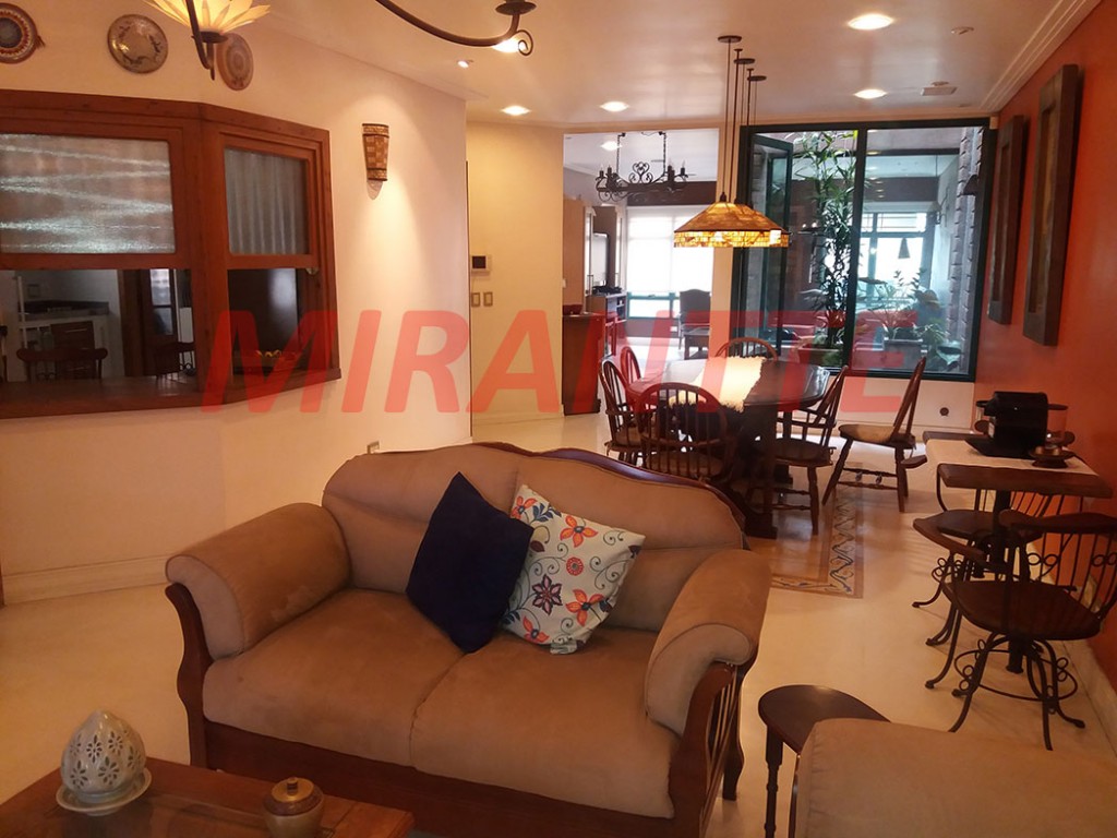 Sobrado de 429m² com 4 quartos em Vila Paiva