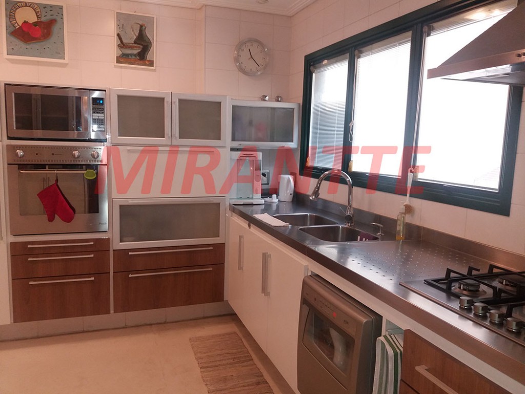 Sobrado de 429m² com 4 quartos em Vila Paiva