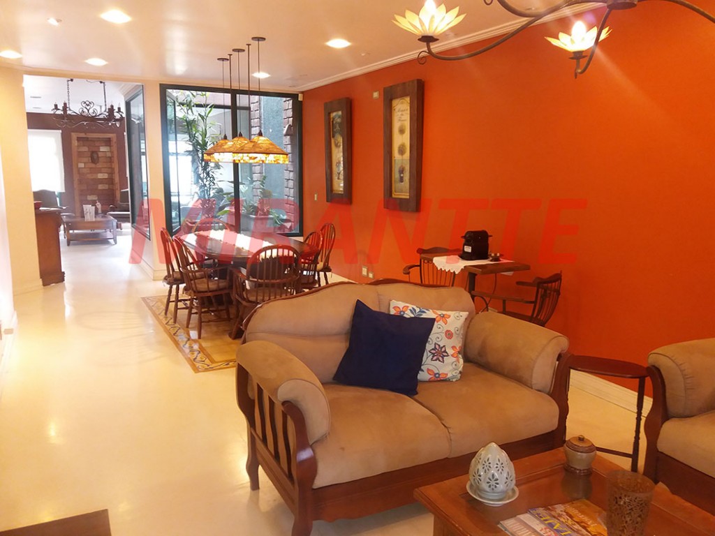 Sobrado de 429m² com 4 quartos em Vila Paiva