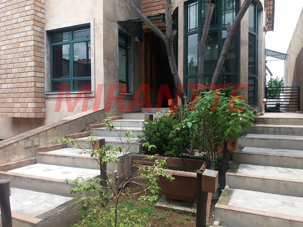 Sobrado de 429m² com 4 quartos em Vila Paiva