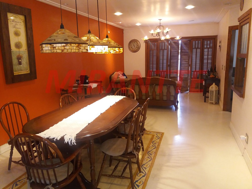 Sobrado de 429m² com 4 quartos em Vila Paiva