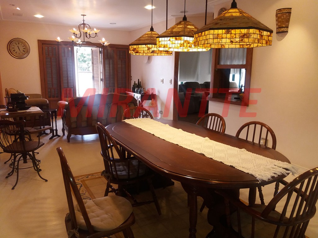 Sobrado de 429m² com 4 quartos em Vila Paiva