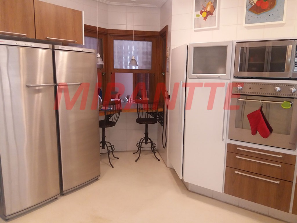 Sobrado de 429m² com 4 quartos em Vila Paiva
