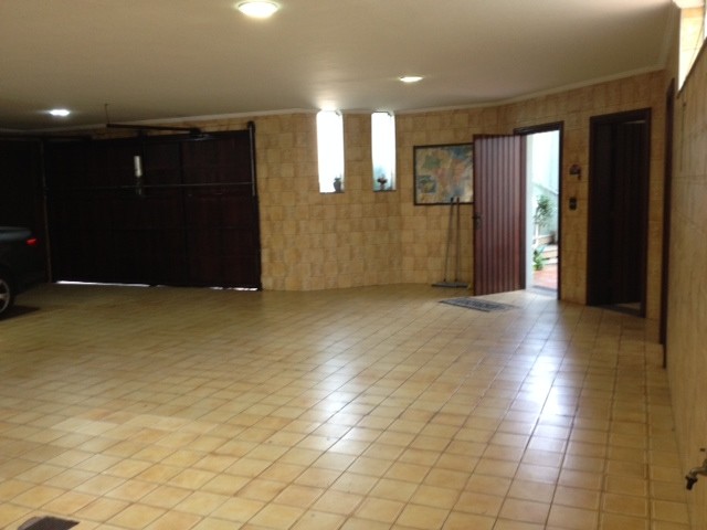 Sobrado de 530m² com 4 quartos em Centro