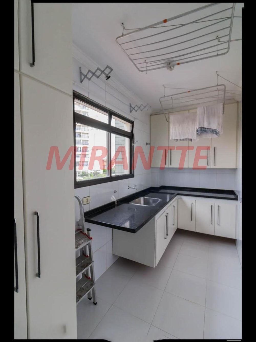 Apartamento com 3 quartos em Picanço