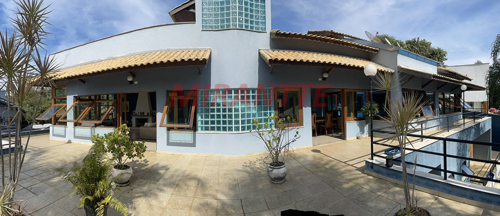 Sobrado de 650m² com 4 quartos em Serra Da Cantareira