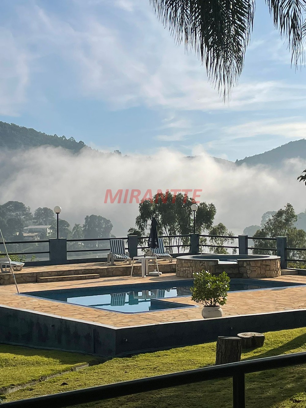 Sobrado de 650m² com 4 quartos em Serra Da Cantareira