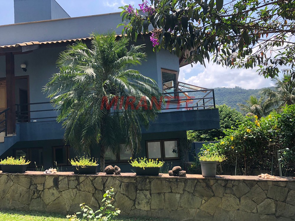 Sobrado de 650m² com 4 quartos em Serra Da Cantareira