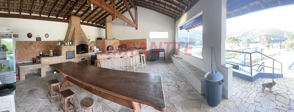 Sobrado de 650m² com 4 quartos em Serra Da Cantareira