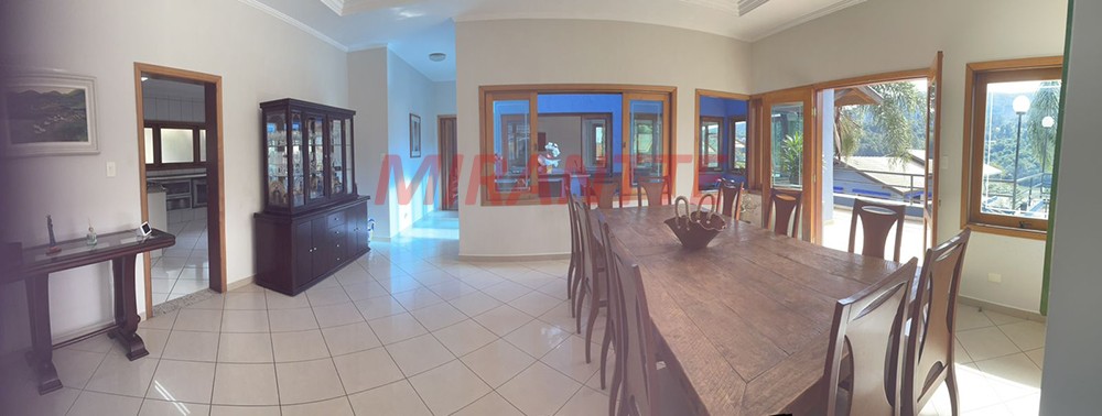 Sobrado de 650m² com 4 quartos em Serra Da Cantareira