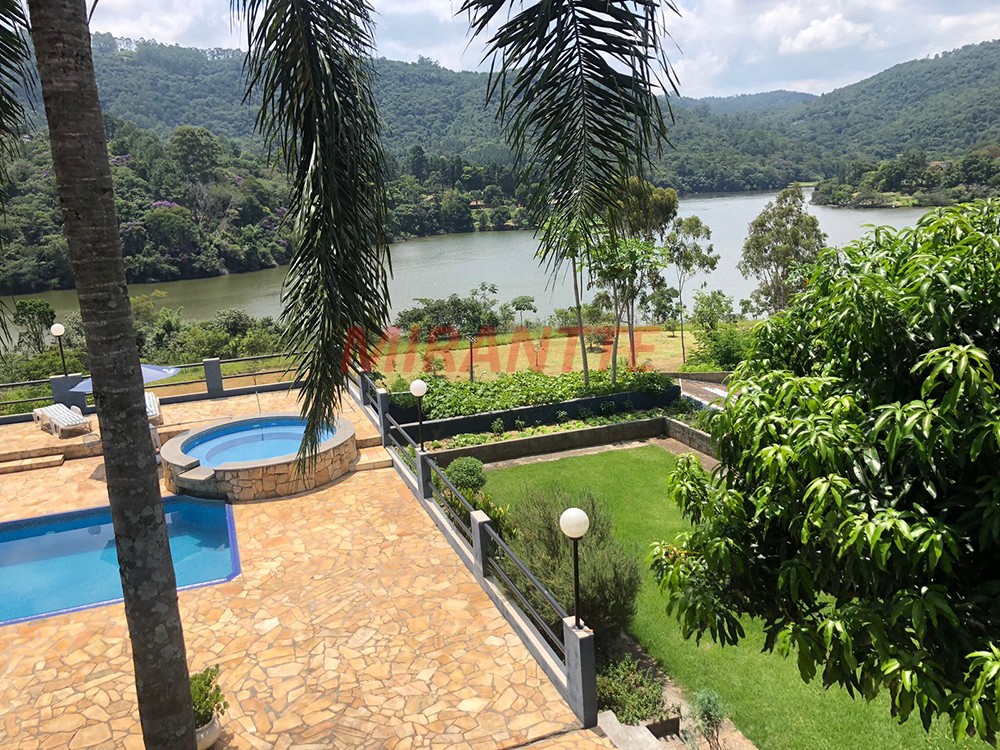 Sobrado de 650m² com 4 quartos em Serra Da Cantareira