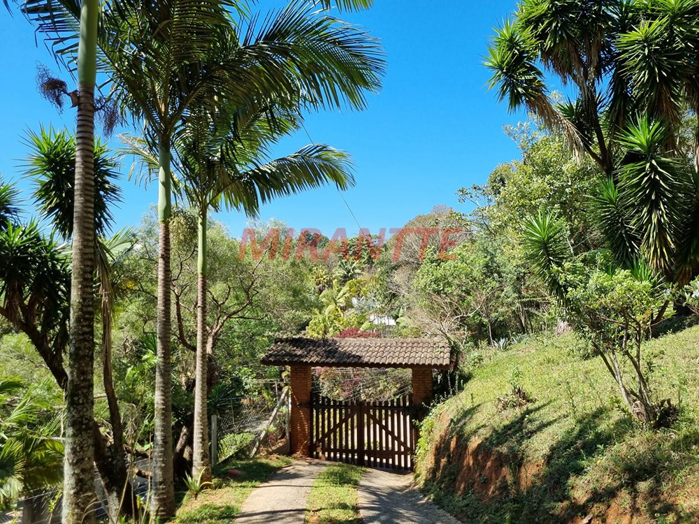 Casa terrea de 800m² com 3 quartos em Serra Da Cantareira