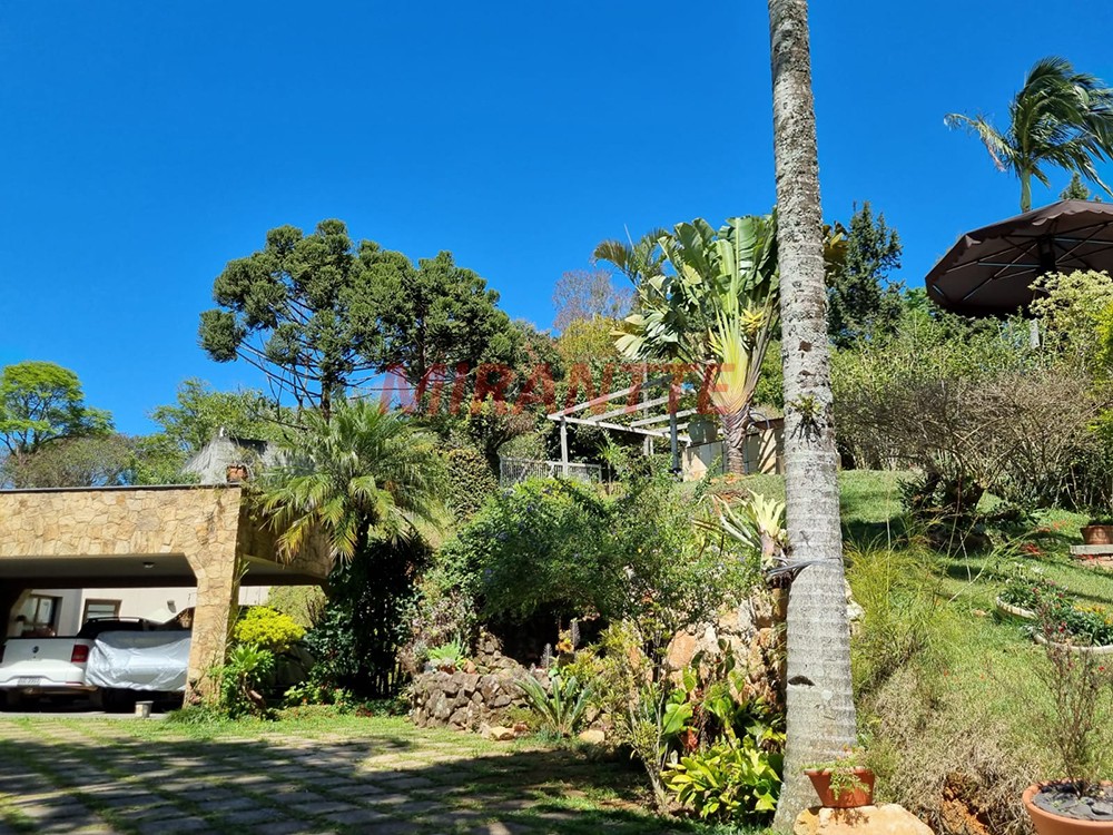 Casa terrea de 800m² com 3 quartos em Serra Da Cantareira