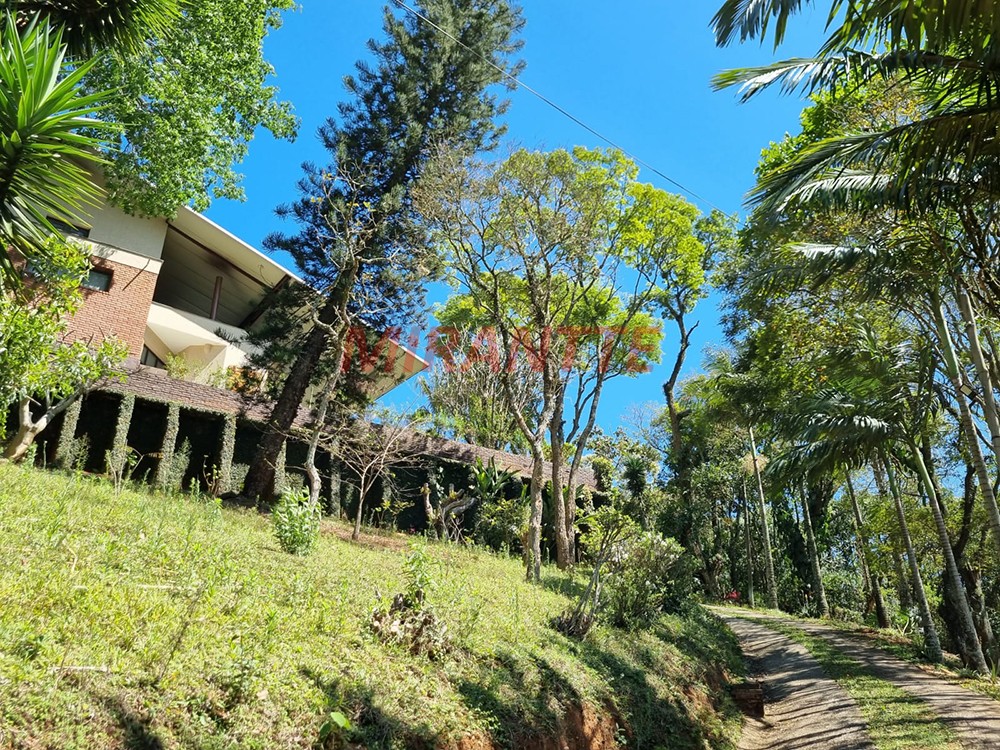 Casa terrea de 800m² com 3 quartos em Serra Da Cantareira