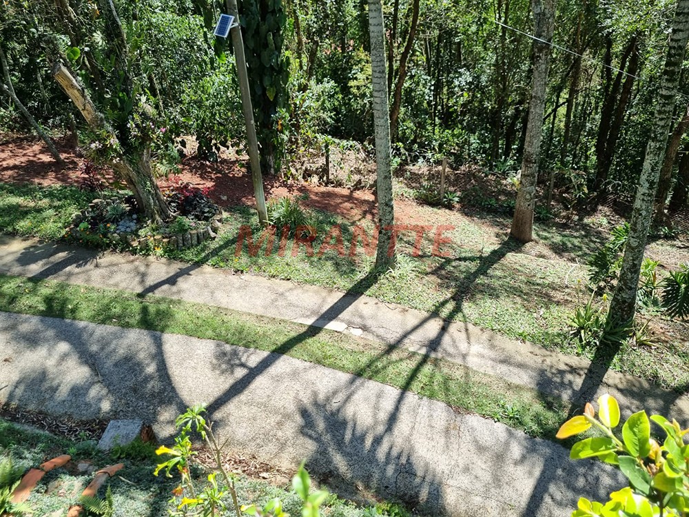Casa terrea de 800m² com 3 quartos em Serra Da Cantareira