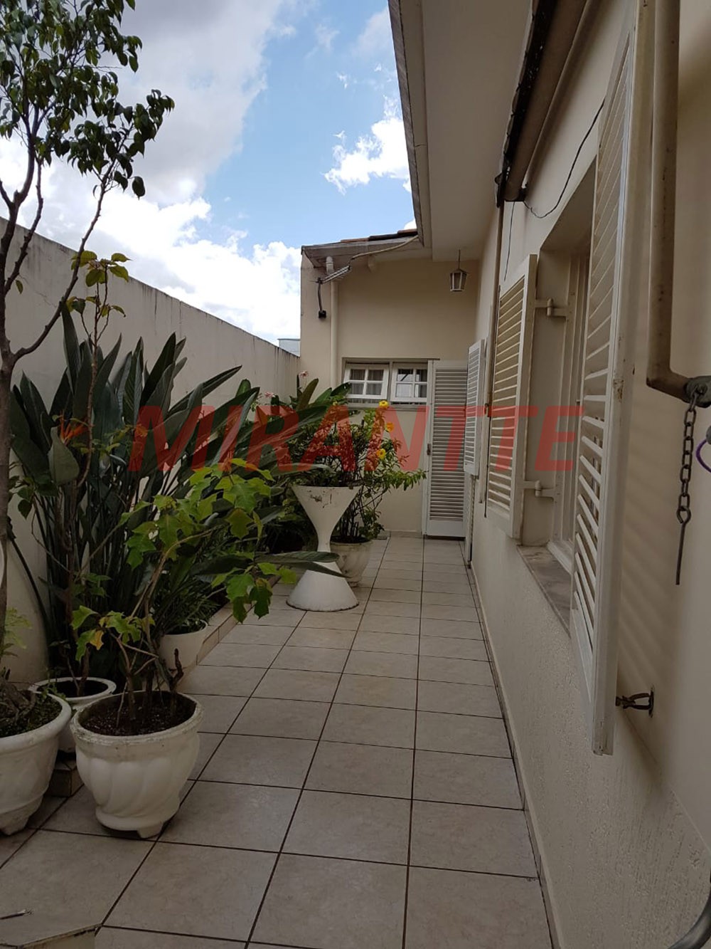 Casa terrea de 228m² com 3 quartos em Água Fria