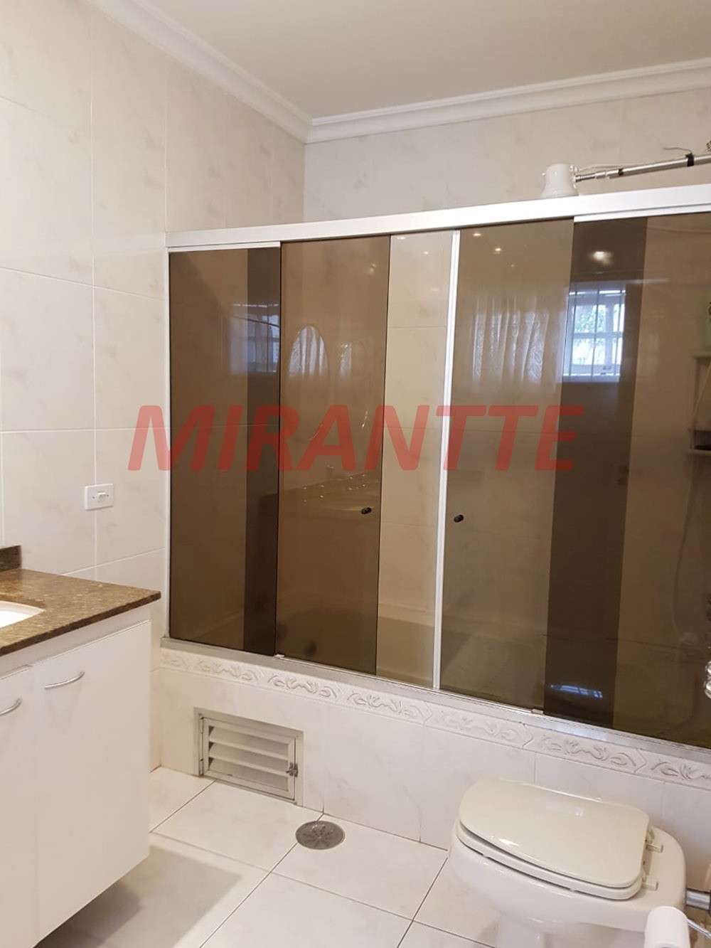Casa terrea de 228m² com 3 quartos em Água Fria