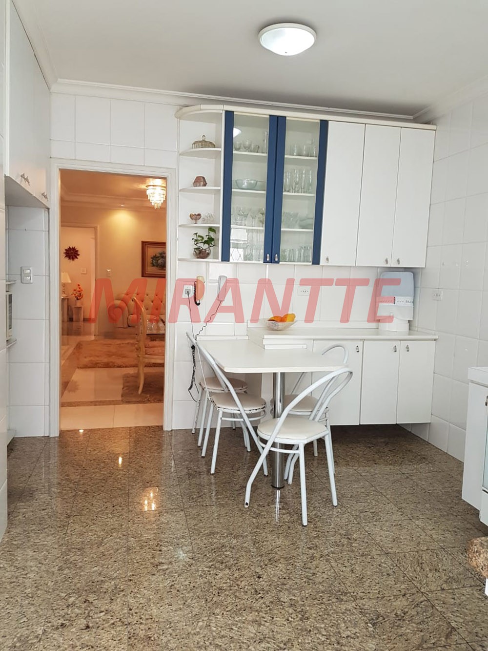 Casa terrea de 228m² com 3 quartos em Água Fria