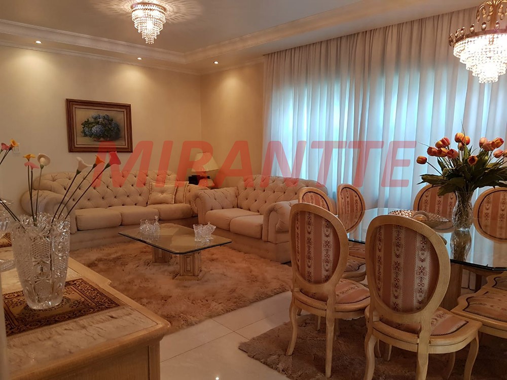 Casa terrea de 228m² com 3 quartos em Água Fria