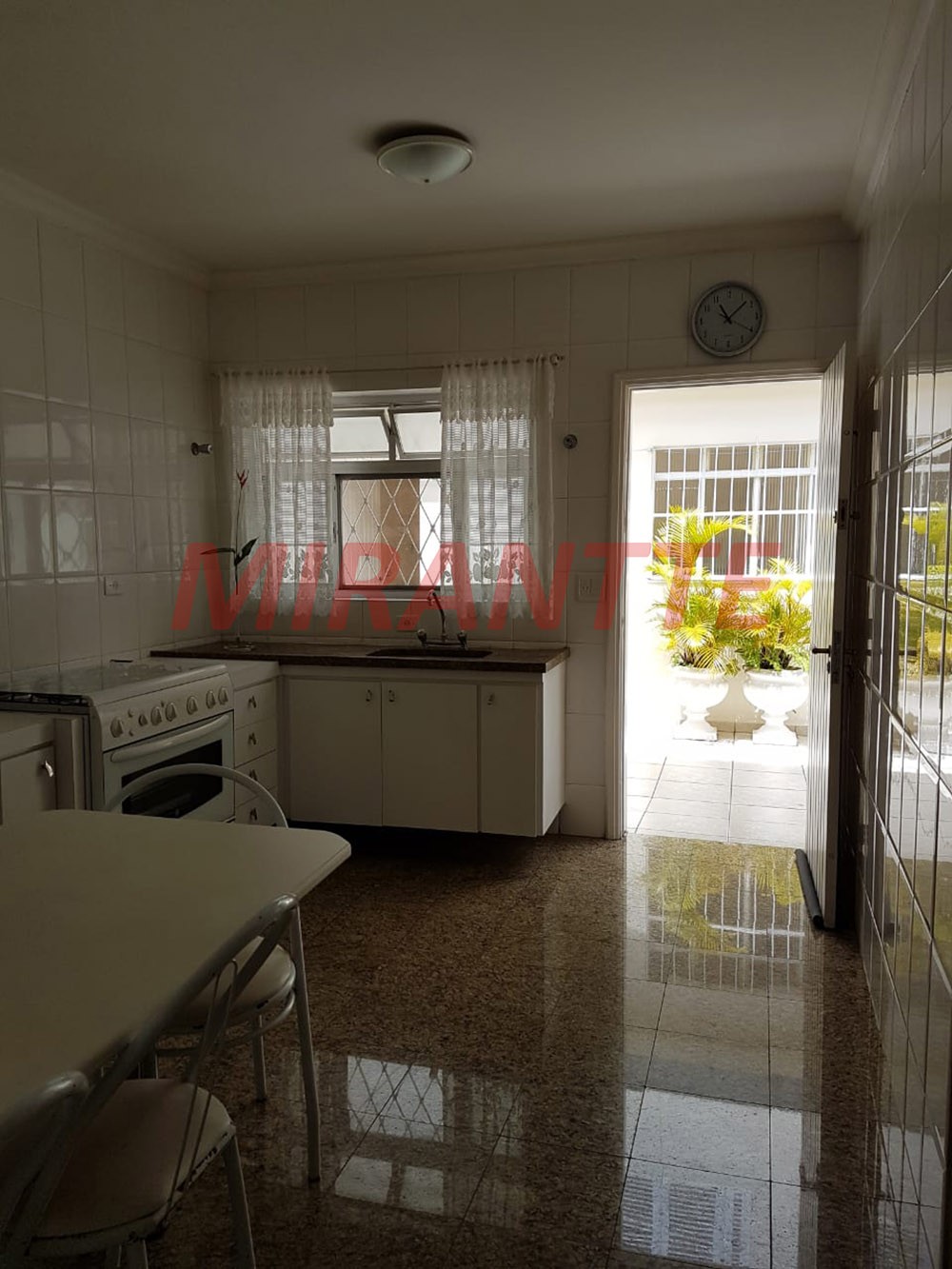 Casa terrea de 228m² com 3 quartos em Água Fria