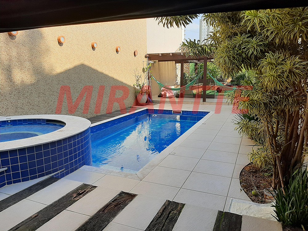 Sobrado de 235m² com 4 quartos em Parque Mandaqui