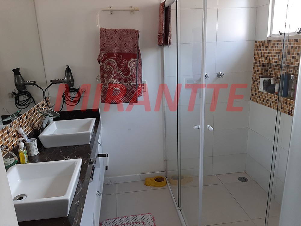 Sobrado de 235m² com 4 quartos em Parque Mandaqui