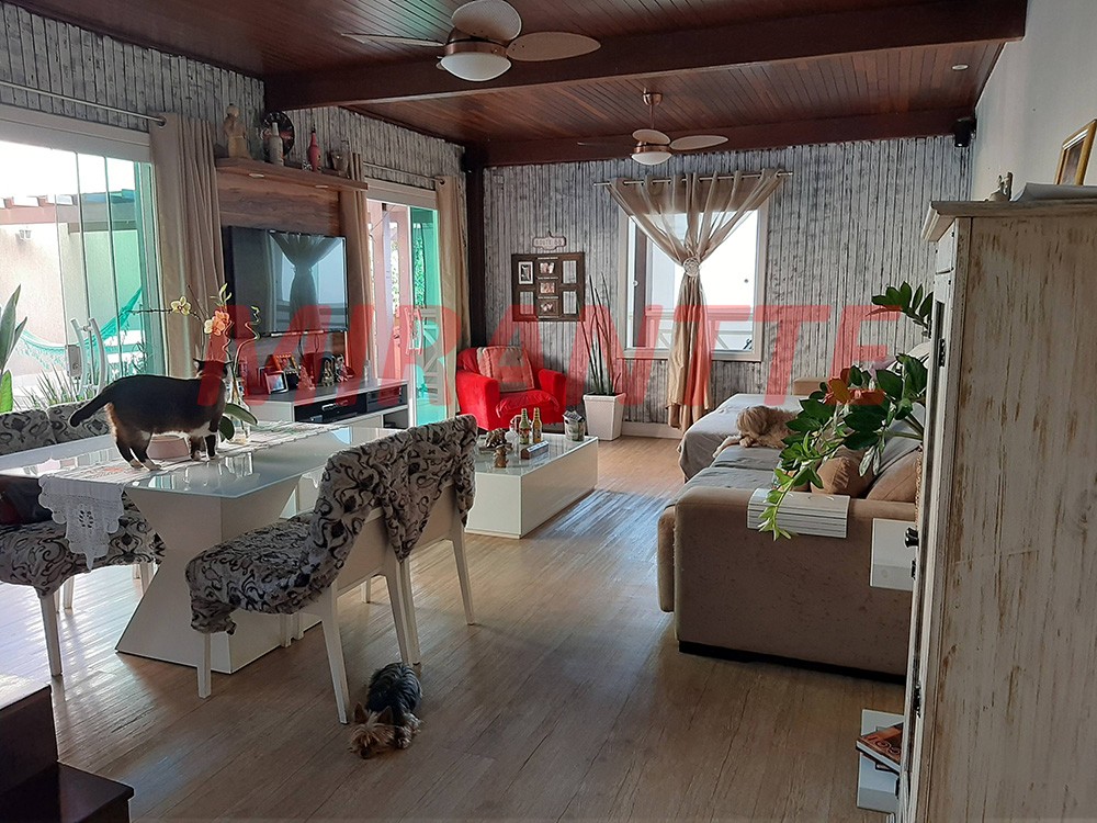 Sobrado de 235m² com 4 quartos em Parque Mandaqui