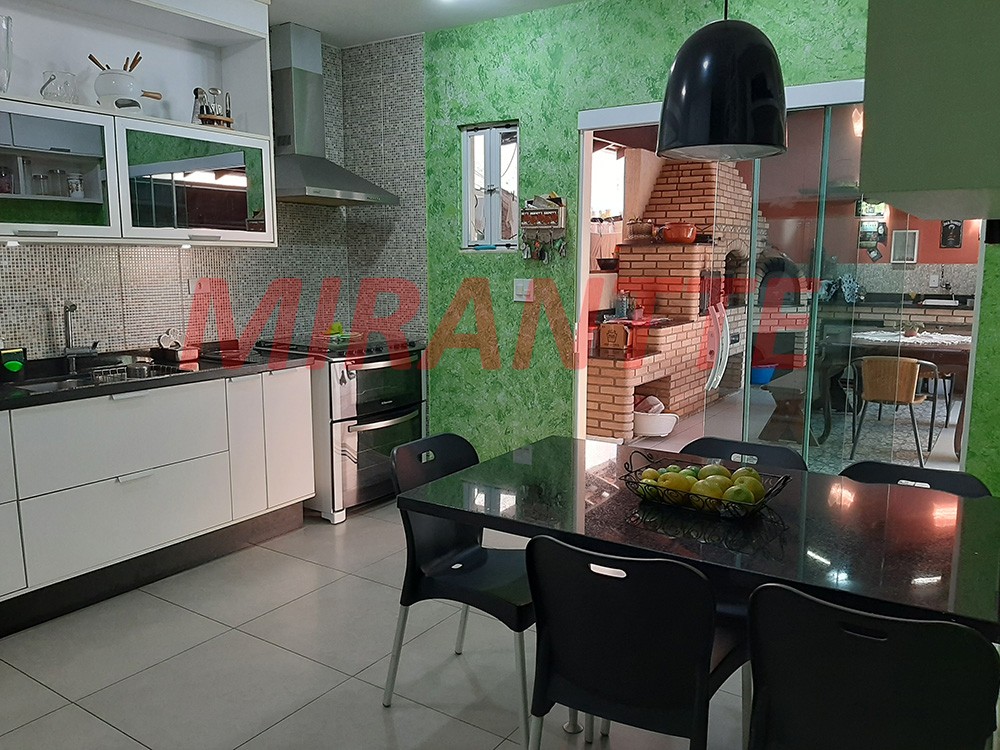 Sobrado de 235m² com 4 quartos em Parque Mandaqui